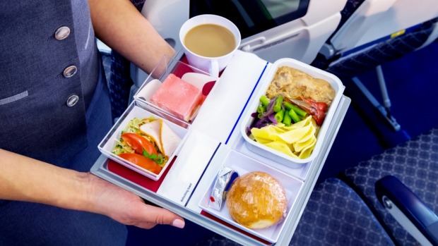 چرا در ارتفاعات هواپیما طعم غذاها تغییر میکند؟